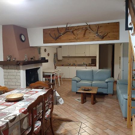 La Casa Di Walter E Rosa Villa Castel Di Sangro Exteriör bild